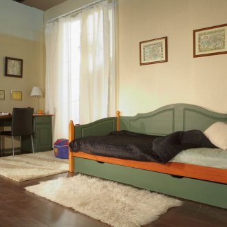 Katil Uthmaniyyah diperbuat daripada kayu