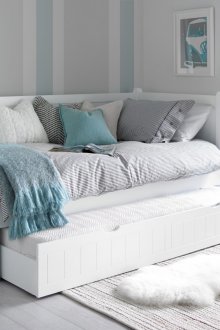 Katil Uthmaniyyah di dalam rumah