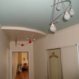 Таванът в Хрушчов в коридора