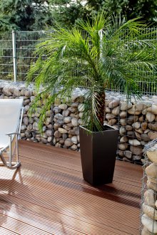 Ограда от камъни и мрежа