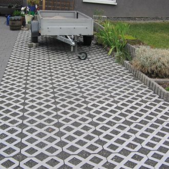 Бетонна решетка за морава