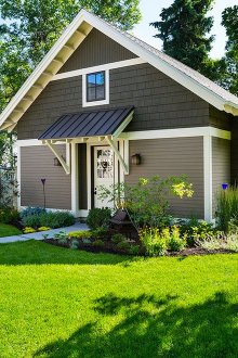 Веранда на малка частна къща