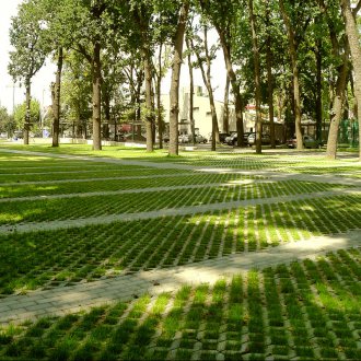 Плочка за морава