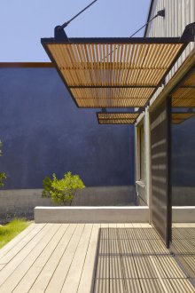 Съвременен козирка на верандата