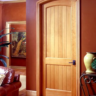 Аркована дървена врата