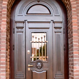 Аркова метална врата