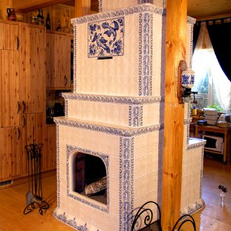 Brick oven with tiles