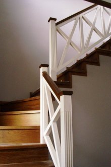 Дървено стълбище в кънтри стил