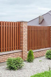 Стълбова ограда с колони