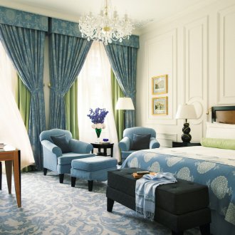 Шарени завеси