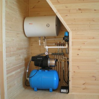 Абисински кладенец с електрическа помпа