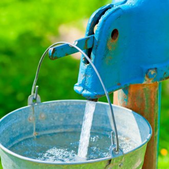 Абисински кладенец с ръчна помпа