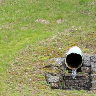 Изтичане на глинеста почва