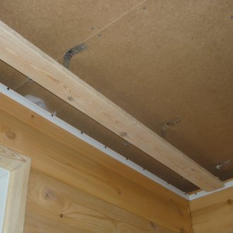 Ниша в дървения таван