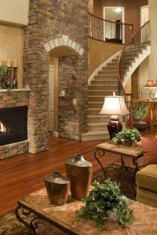 Полукръгла каменна стълба