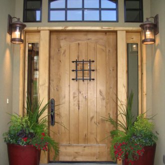 Door for summer house with expander