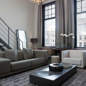 Сиви завеси в къщата