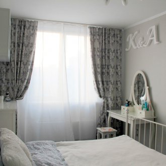 Сиви завеси в спалнята
