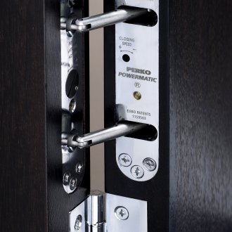 Скрита врата по-близо