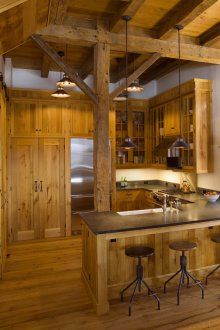 Селска кухня със бар за закуска