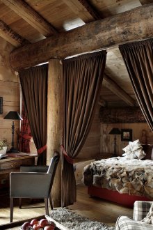 Селска спалня с завеси