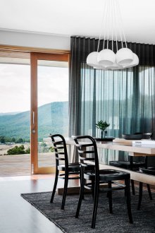 Тавани черни завеси