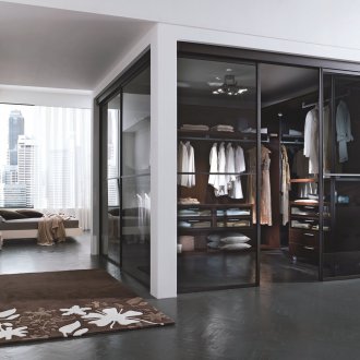 Врати към съблекалнята в спалнята