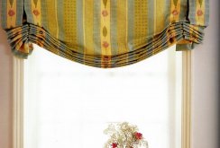 Austrian short curtains