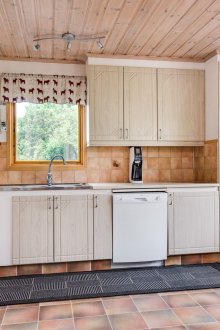 Малка уютна селска кухня