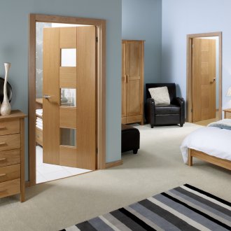 Светла врата за спалня