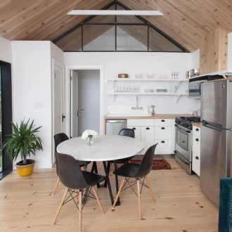 Синя кухненска врата