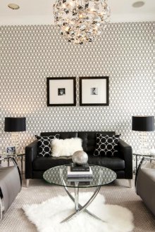 Сив тапет в хола