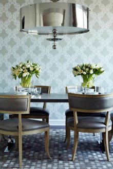 Сив тапет в трапезарията