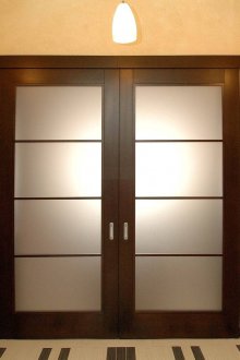 Венге с плъзгащи се врати