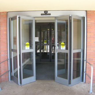 Автоматичен акордеон за врати