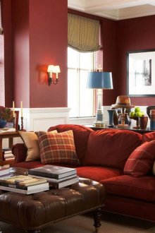 Бургундски тапет в хола