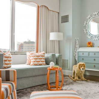 Завеси с банда за момичето