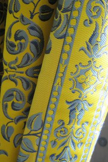 Жълти сиви завеси