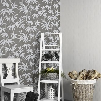 Wallpaper for the entrance hall with a floral print