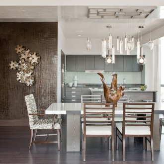 Бежов тапет под кожата