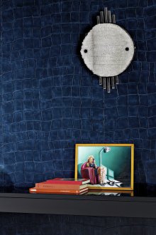 Син тапет под кожата