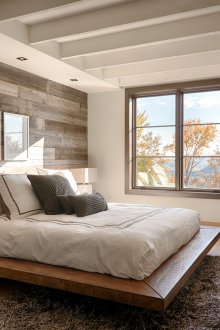 Тапет под дървото на стената