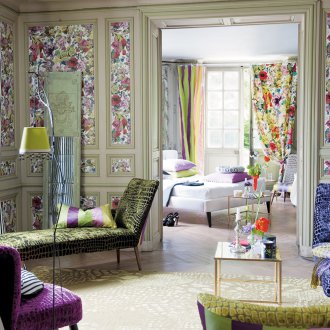 Тапет с модел в хола