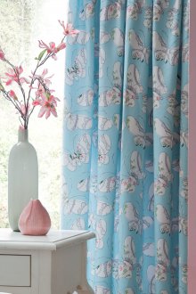Сини завеси с пеперуди