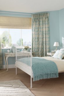 Сини завеси в Прованс