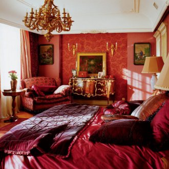 Червен бароков тапет