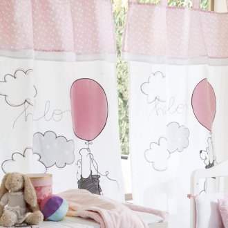 Розови завеси в стил кафе.