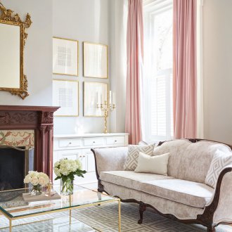 Розови завеси в стил Арт Нуво