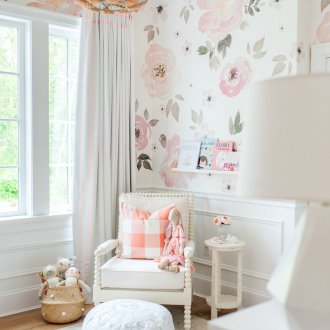 Тапет с голям модел за момиче