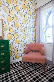 Тапет за стаята на момиче с флорален модел